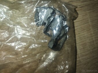 Predám vstrekovaciu rampu a vstrekovače z ML 55 AMG - 4