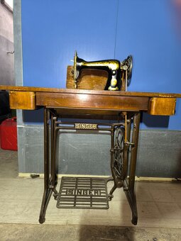 Singer šijací stroj (201K) rok výroby 1935 - 4