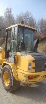 Klbovy nakladač Volvo L35G - 4