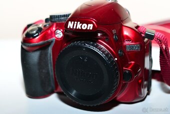 Nikon D3100 RED + příslušenství - 4