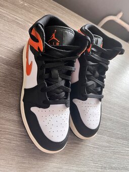 Nike Air Jordan 1 - 4