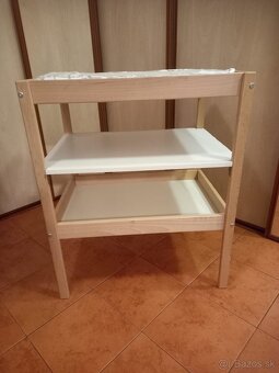 Prebaľovací pult - 4