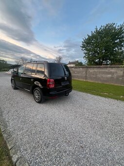 Volkswagen Touran 1,4TSI, 7Miestne. - 4
