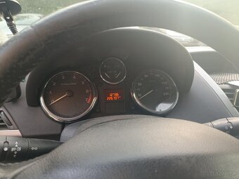 Peugeot 207 1.4 benzín (2006) - 4