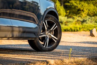 VOLVO XC40 B4 R-DESIGN AWD - 4