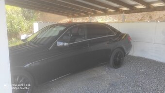Mercedes Benz E - 4