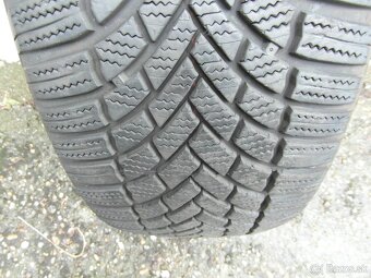 235/55 R17 - 4