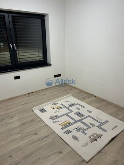 Útulné bývanie v rodinnom dome v Šali v prírodnom prostredí. - 4