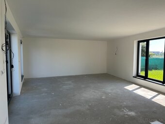 Objekt na bývanie aj podnikanie v Senci - 4