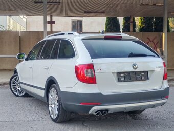 ŠKODA SUPERB 2.0 TDI COMBI 125kW DSG OUTDOOR - 4