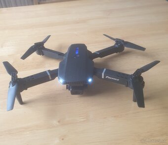 NOVÝ DRON E88 PRO HD DIAĽKOVÉ OVLÁDANIE PILOT REŽIM 2.4 Ghz - 4