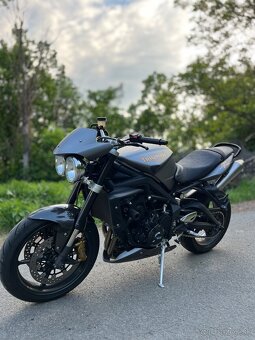 Triumph Street triple R - 4