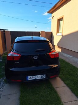 Kia Rio - 4