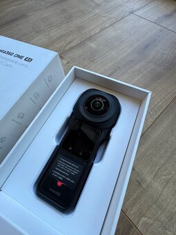 Insta360 ONE RS 1-Inch 360 - 4