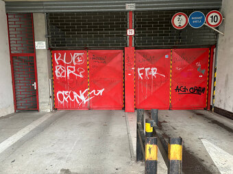 Garáž v garážovom dome - 4