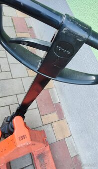 Paletovy vozík BT Toyota 2300 - 4
