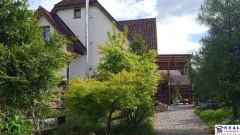 V. ŠARIŠ: Jednopod. RD + obytné podkrovie, pozemok 760 m2- v - 4