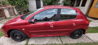 Peugeot 206 1.4i 55 kW, červená metalíza (garážované) klim. - 4