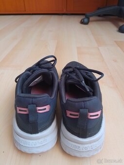 Ľahučké tenisky Nike - 4