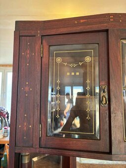 Predám secesny príborník s mramorom - 4