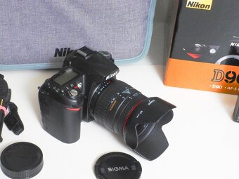 Nikon D90 s objektívom Sigma 24-70mm - 4