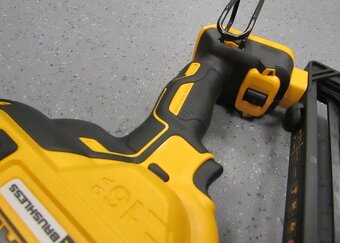 Nová Aku hřebíkovačka DeWALT DCN660 se zárukou - 4