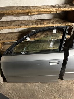 Dvere Audi a4 b7 - 4