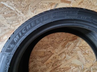 225/45R17 Michelin - 4