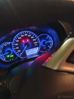 Predám Toyota Yaris 1.5 hybrid CVT automat, full. - 4