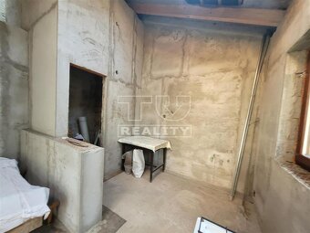 NA PREDAJ 5-IZBOVÝ RODINNÝ DOM 295m2, Bzince pod Javorinou - 4