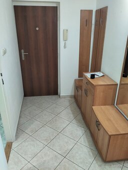 2.izbovy byt v Hlohovci za postou - 4