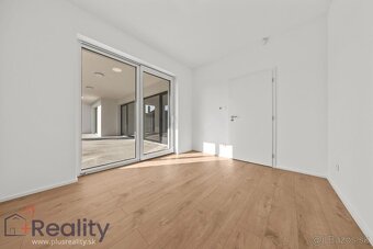 Veľký samostatne stojací štvorizbový rodinný dom na predaj - 4