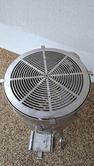 Nerezová kotlina s roštom. - 4