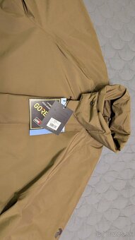 Predám pánsku bundu Peak Performance M Gore-Tex - 4