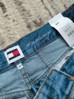 Dámske šortky Tommy Jeans , veľ. M - 4
