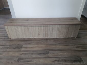 Skrinka pod TV - 4