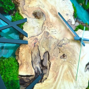 Machove hodiny s drevom a epoxidom priemer 50cm - 4