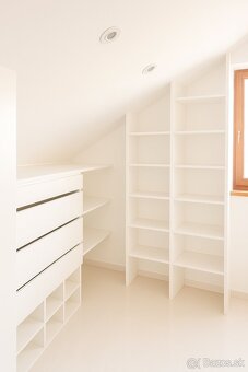 Vstavané skrine a nábytok na mieru - 4