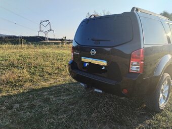 Nissan Pathfinder - 4