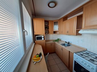 1 izb. byt na začiatku Petržalky - 4