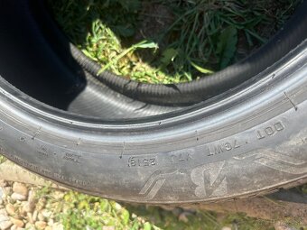 Letné pneu 285/40 R21 - 4