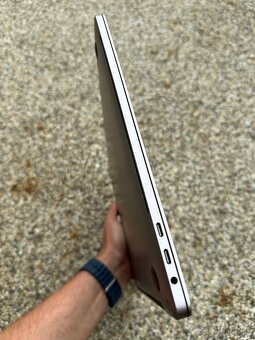 MacBook Pro 15” 2018, mouse, keyboard, sequoia - 4