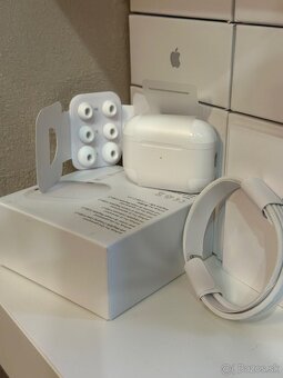 Apple AirPods Pro 2 - 4