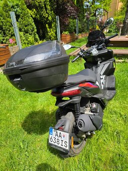 Aprilia SR GT Replica 125, ako nová. 1200km - 4