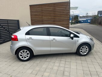Kia Rio - 4