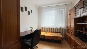 Na predaj priestranný 3i byt s loggiou - 4