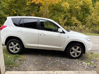 Predám Toyota RAV4 - 4