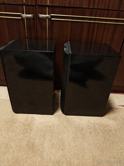 Bowers & Wilkins - 4
