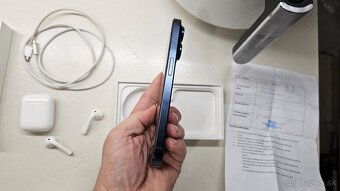 Apple iPhone 15 Pro 256GB + airpods 2019 - 4