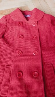 Elegantny cerveny kabat - 4